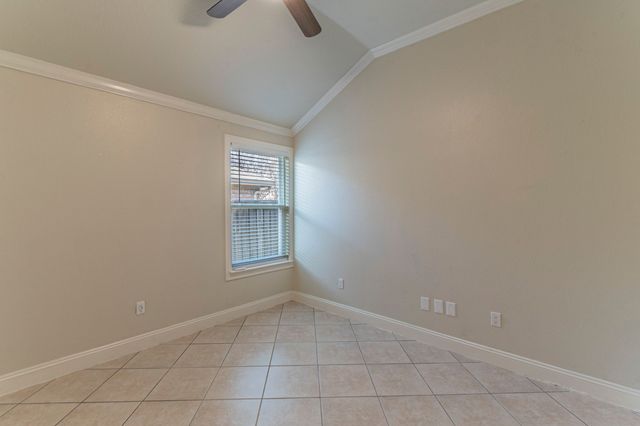 211 Crestview Drive, Arlington, TX 76018