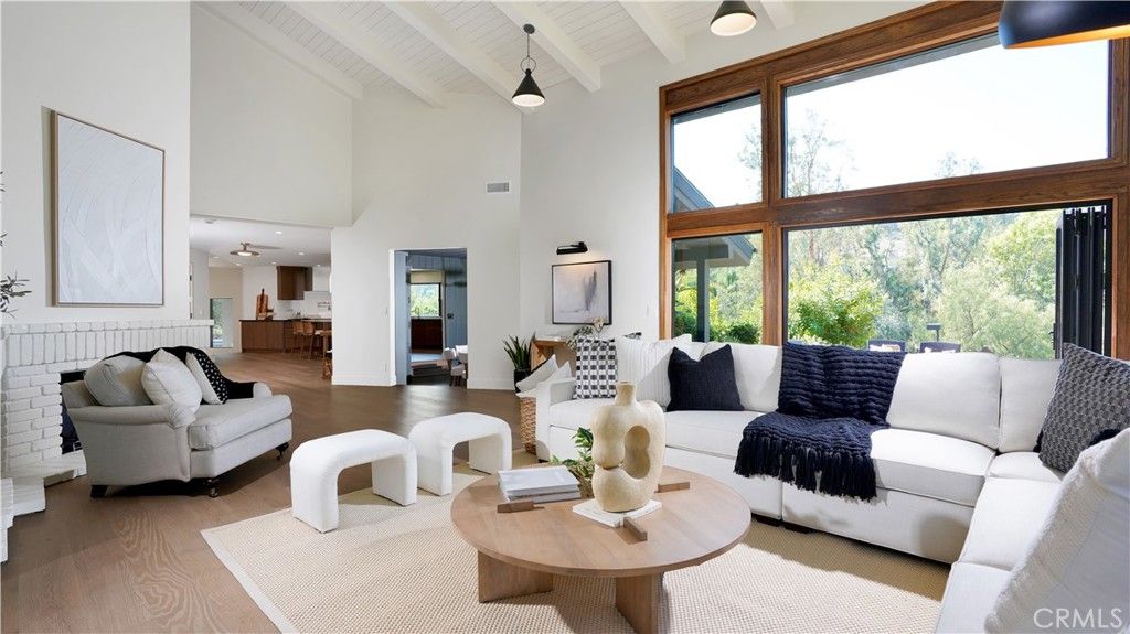 Image 12 of property listing at 9752 Rangeview, North Tustin, CA 92705