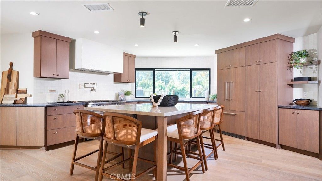 Image 15 of property listing at 9752 Rangeview, North Tustin, CA 92705