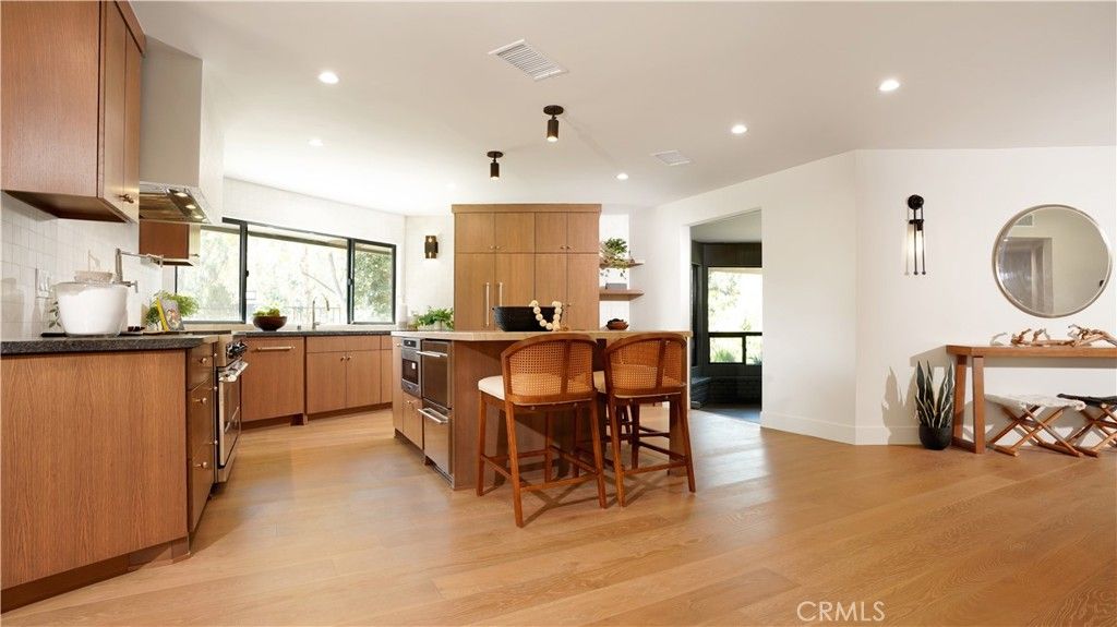 Image 17 of property listing at 9752 Rangeview, North Tustin, CA 92705