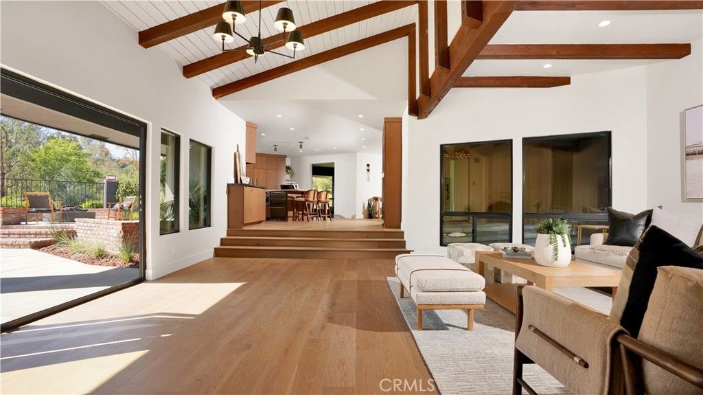 Image 22 of property listing at 9752 Rangeview, North Tustin, CA 92705