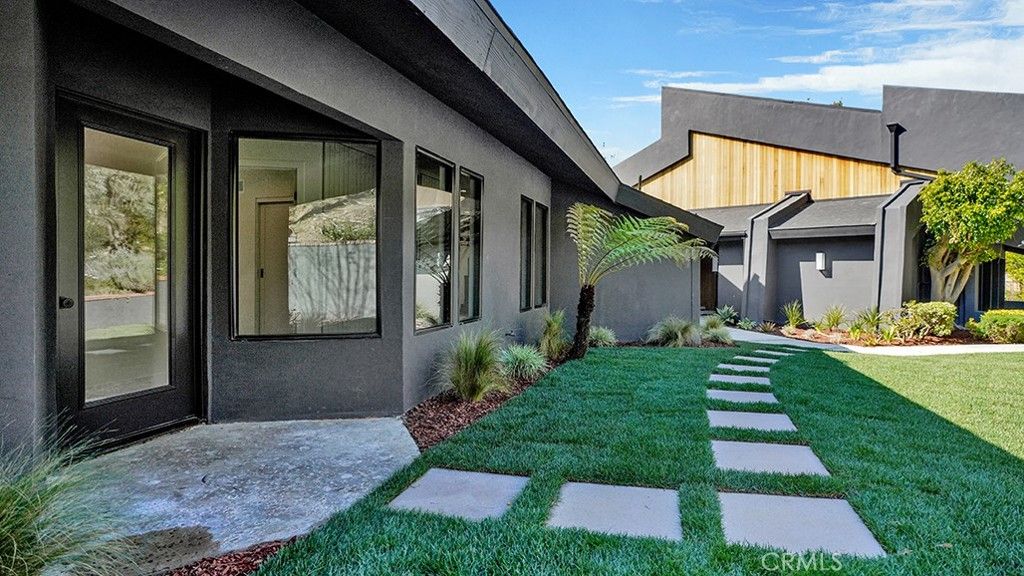 Image 54 of property listing at 9752 Rangeview, North Tustin, CA 92705