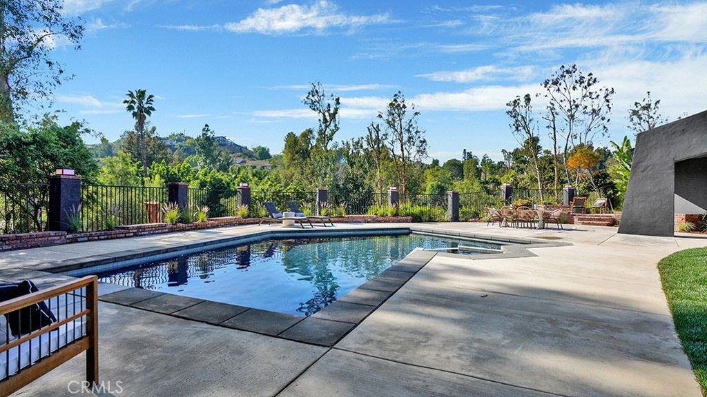 Image 59 of property listing at 9752 Rangeview, North Tustin, CA 92705