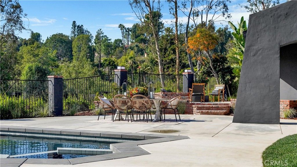 Image 61 of property listing at 9752 Rangeview, North Tustin, CA 92705