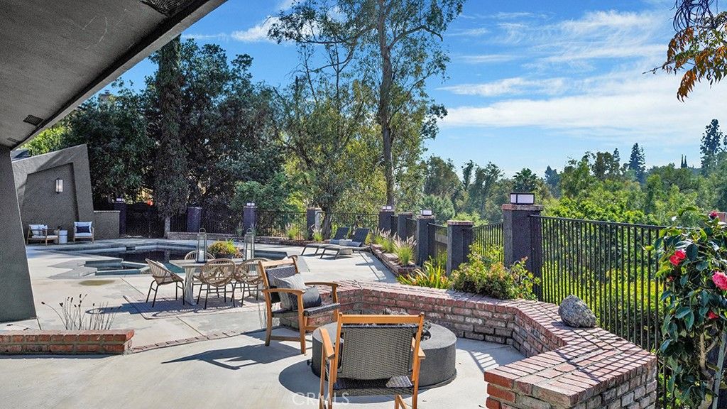 Image 67 of property listing at 9752 Rangeview, North Tustin, CA 92705