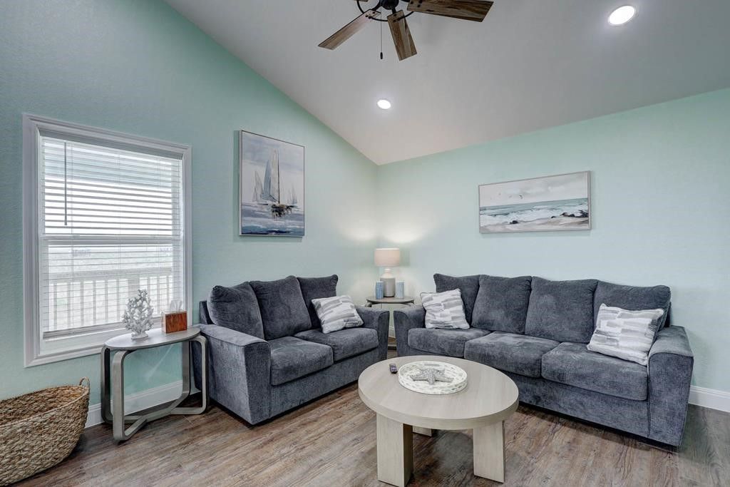 370 W Misty Oak W, Rockport, TX 78382 — photo 5