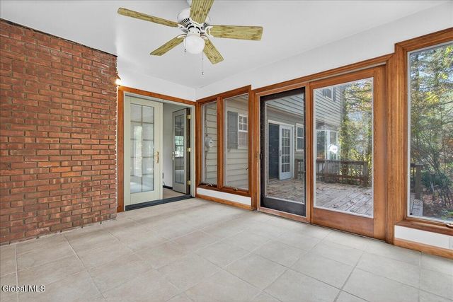 17 Belmonte Lane, Clifton Park, NY 12065