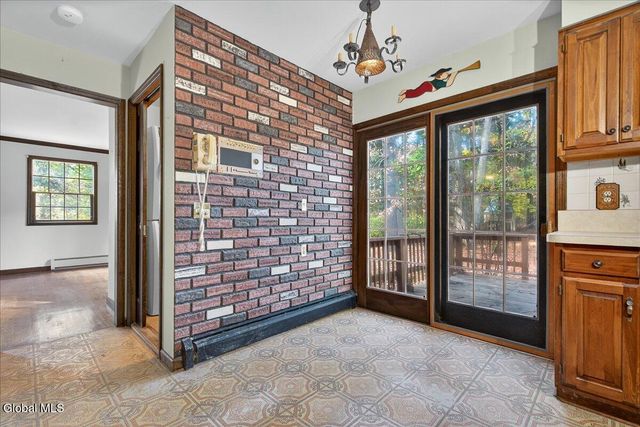 17 Belmonte Lane, Clifton Park, NY 12065