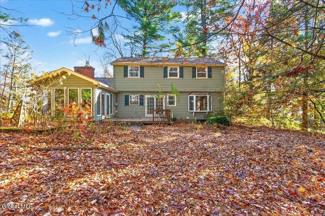 17 Belmonte Lane, Clifton Park, NY 12065