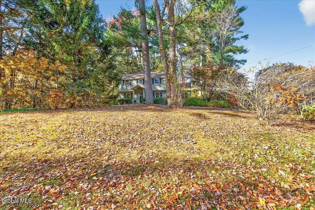 17 Belmonte Lane, Clifton Park, NY 12065