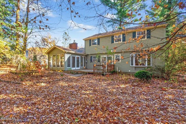 17 Belmonte Lane, Clifton Park, NY 12065