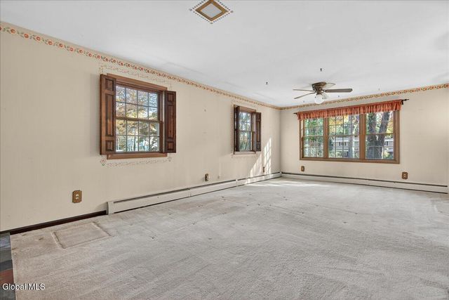 17 Belmonte Lane, Clifton Park, NY 12065