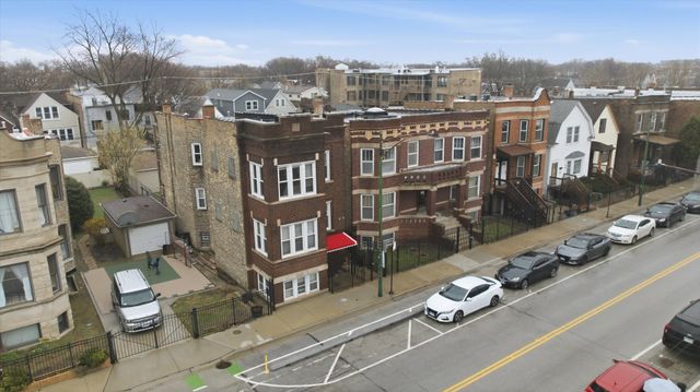 2921 N Kedzie Avenue, Chicago, IL 60618