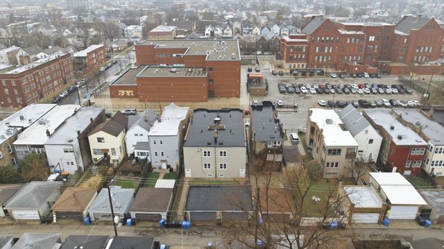 2921 N Kedzie Avenue, Chicago, IL 60618