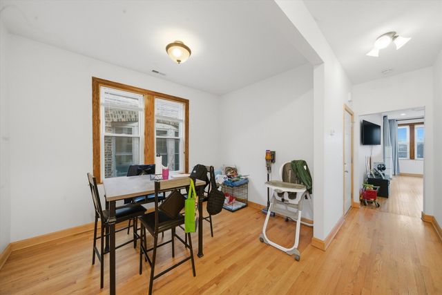 2921 N Kedzie Avenue, Chicago, IL 60618