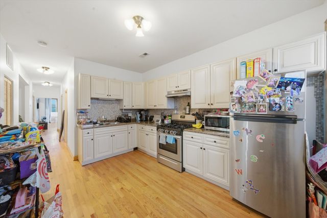 2921 N Kedzie Avenue, Chicago, IL 60618