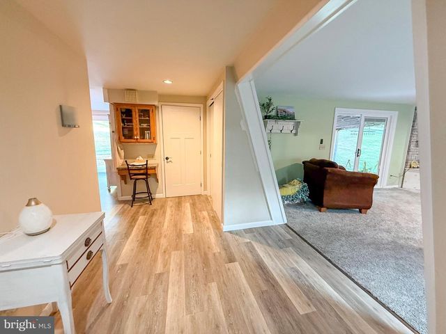 78 FAIRVIEW RD, Belleville, PA 17004