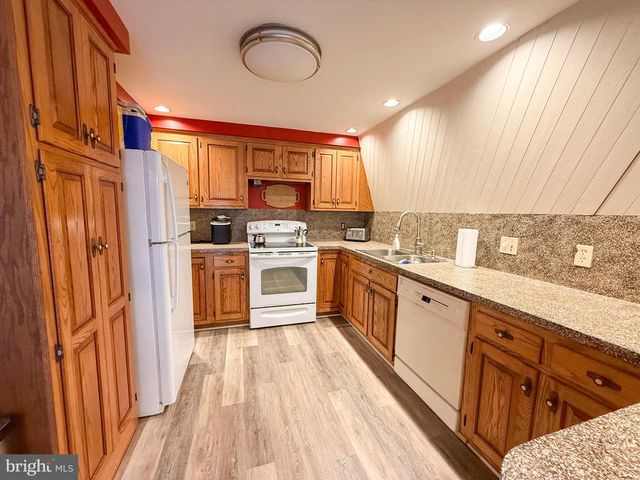 78 FAIRVIEW RD, Belleville, PA 17004