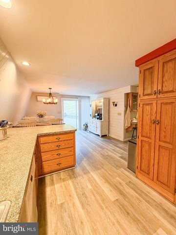 78 FAIRVIEW RD, Belleville, PA 17004