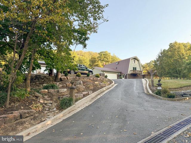 78 FAIRVIEW RD, Belleville, PA 17004