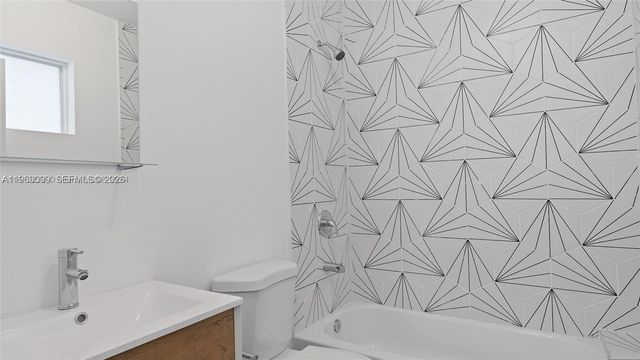 1561 Jefferson Avenue, Miami Beach, FL 33139