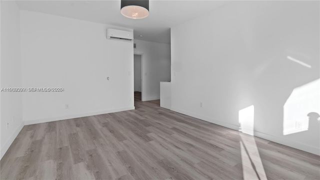 1561 Jefferson Avenue, Miami Beach, FL 33139