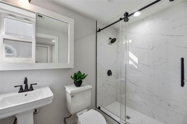 2737 Werlein Avenue, Houston, TX 77005