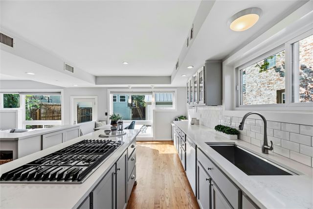 2737 Werlein Avenue, Houston, TX 77005