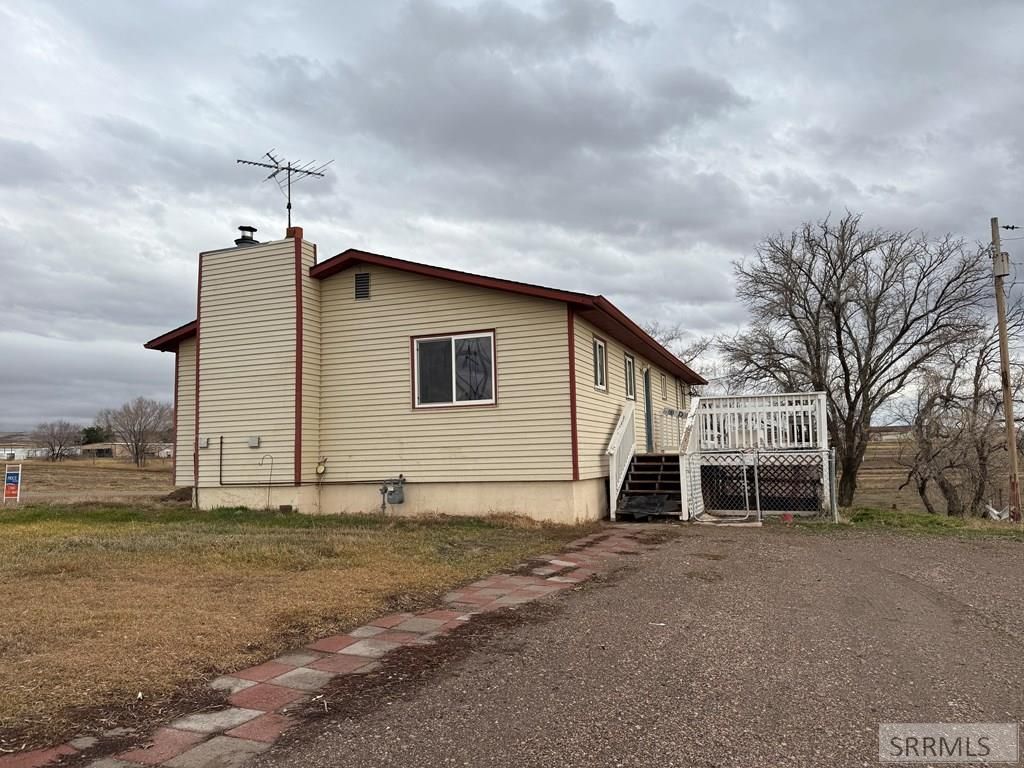 Image 13 of property listing at 2932 S Arthur Street, American Falls, ID 83211