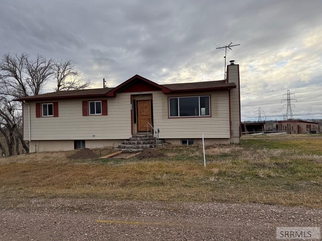 Image 15 of property listing at 2932 S Arthur Street, American Falls, ID 83211