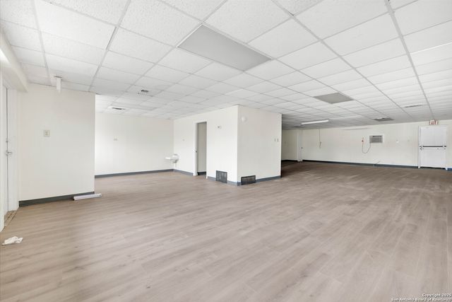 1690 Rigsby, San Antonio, TX 78210