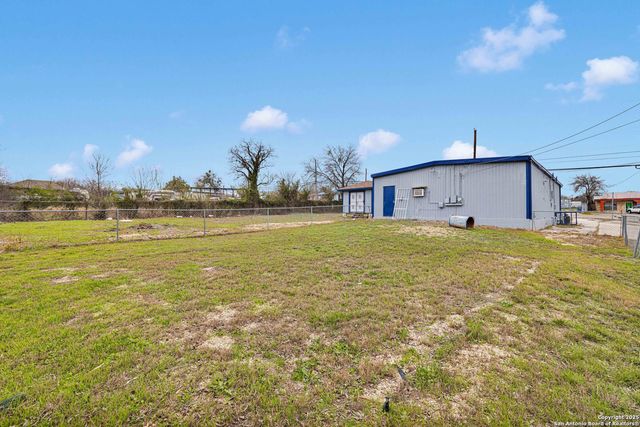 1690 Rigsby, San Antonio, TX 78210