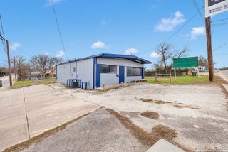 1690 Rigsby, San Antonio, TX 78210