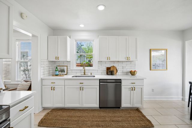 4020 Byers Avenue, Fort Worth, TX 76107