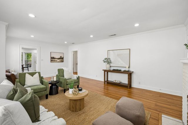 4020 Byers Avenue, Fort Worth, TX 76107