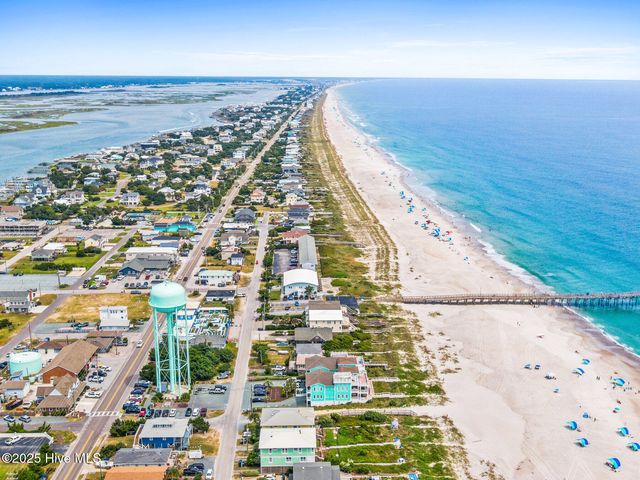 901 Ocean Boulevard B, Surf City, NC 28445