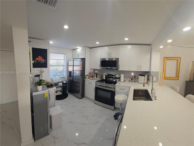 3910 Inverrary Boulevard 703B, Lauderhill, FL 33319