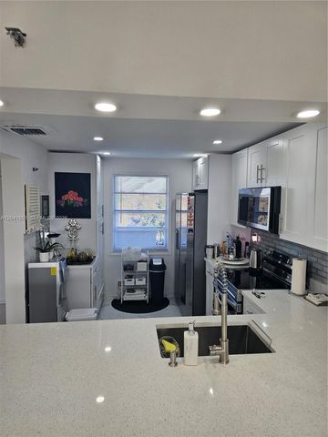 3910 Inverrary Boulevard 703B, Lauderhill, FL 33319
