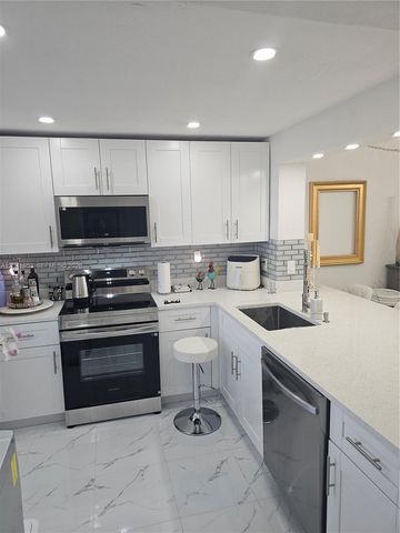3910 Inverrary Boulevard 703B, Lauderhill, FL 33319