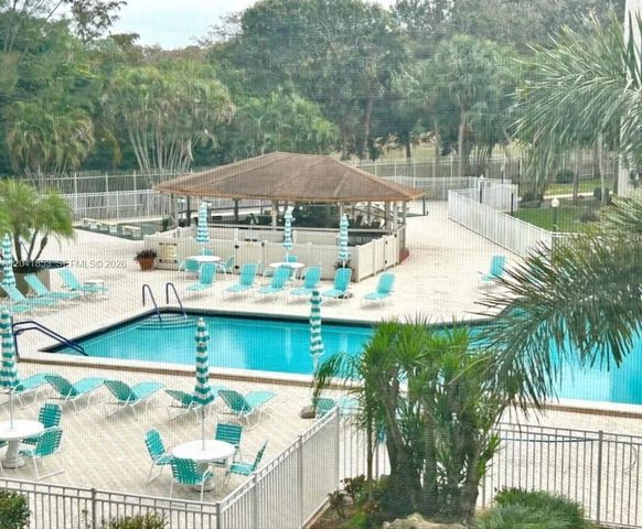 3910 Inverrary Boulevard 703B, Lauderhill, FL 33319