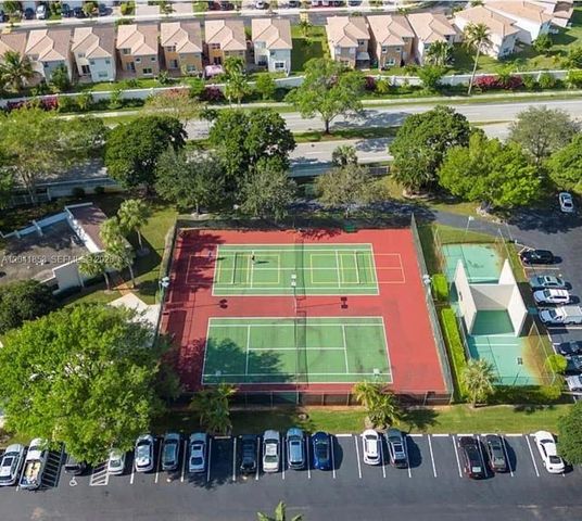 3910 Inverrary Boulevard 703B, Lauderhill, FL 33319