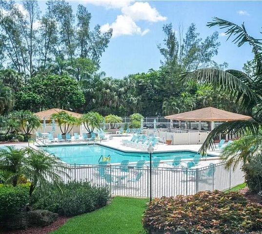 3910 Inverrary Boulevard 703B, Lauderhill, FL 33319