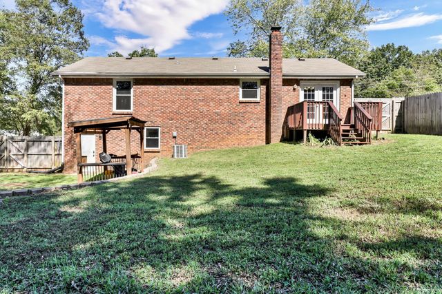 614 Cayce Dr, Clarksville, TN 37042