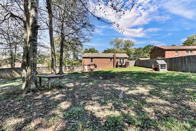 614 Cayce Dr, Clarksville, TN 37042