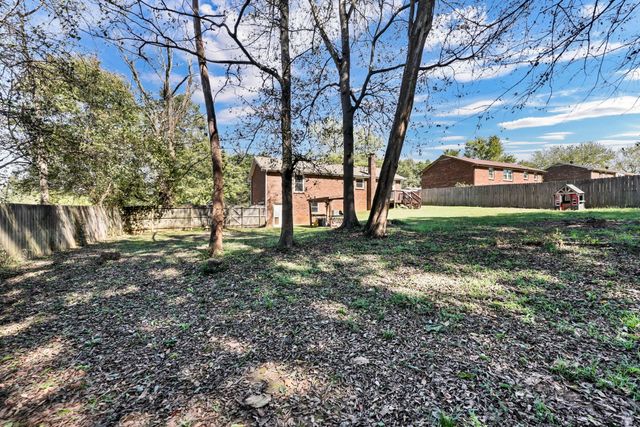 614 Cayce Dr, Clarksville, TN 37042