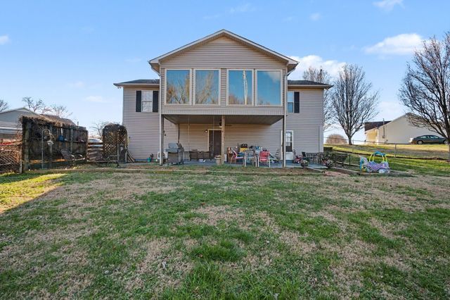 400 Cessna Cir, Winchester, TN 37398