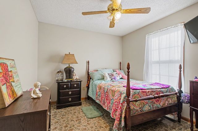 400 Cessna Cir, Winchester, TN 37398