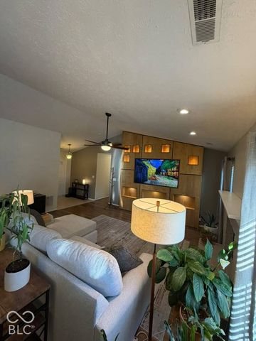12987 Whitehaven, Fishers, IN 46038