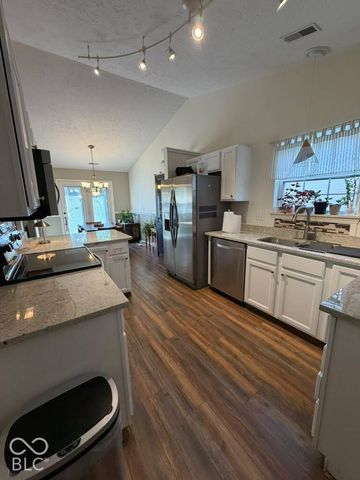 12987 Whitehaven, Fishers, IN 46038