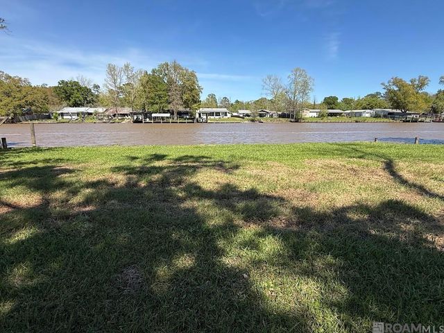 13224 Bayou Terrace Dr, St Amant, LA 70774